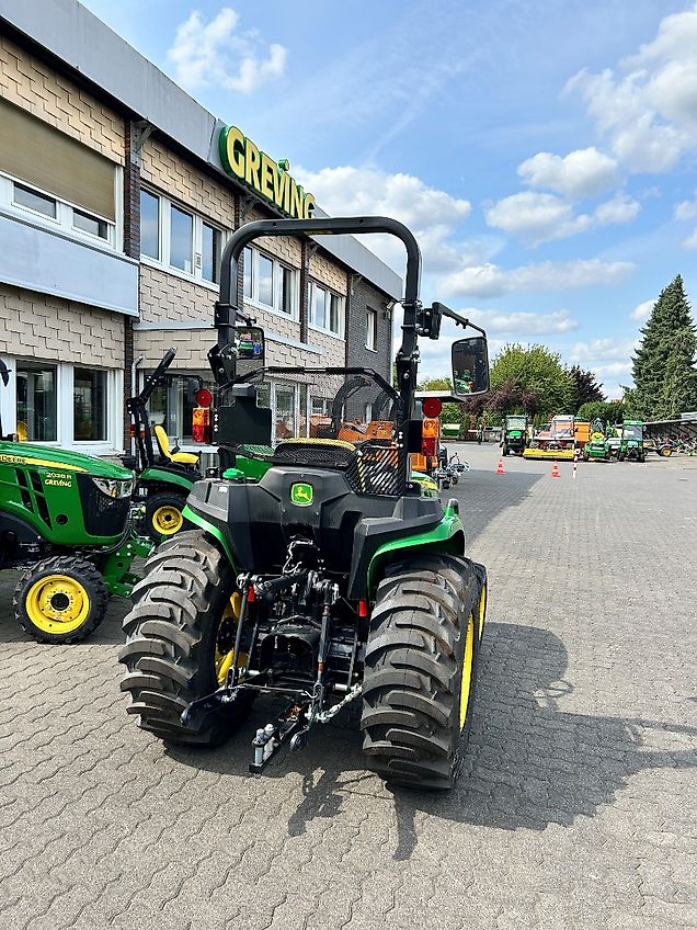 John Deere 3025E