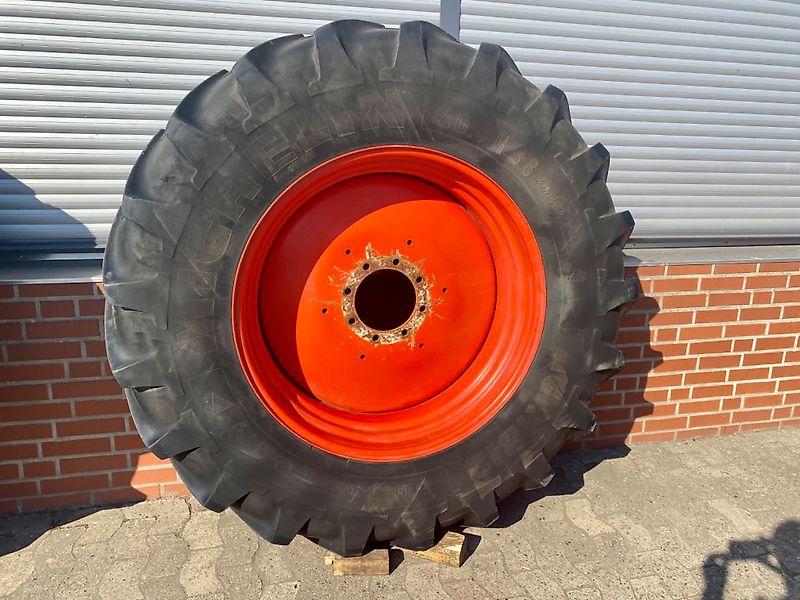 Claas 520/85 R 38, 20.8 R 38, Michelin, Claas, John Deere, IHC, Case-IH, 275 8-Loch Kock-Felge