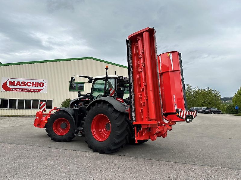 Maschio DELTA 830 Schmetterlingsmulcher mit Frontmulcher Bufalo 280