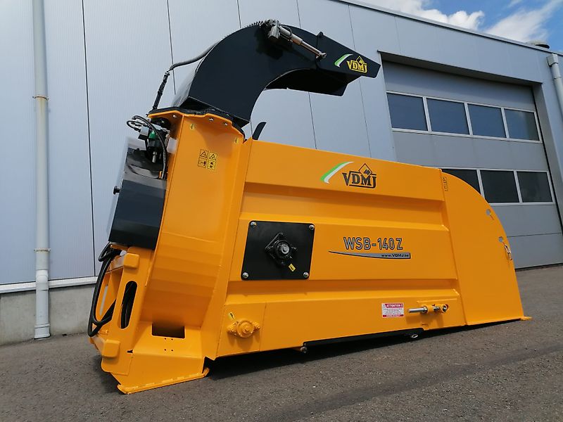 VDMJ WSB-140Z preiswerte Einstreumaschine mit Drehturm für Hoflader Radlader Rund- und Quaderballen