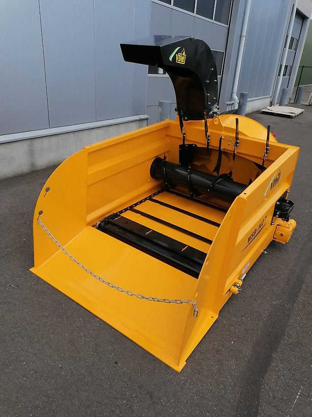 VDMJ WSB-140Z preiswerte Einstreumaschine mit Drehturm für Hoflader Radlader Rund- und Quaderballen