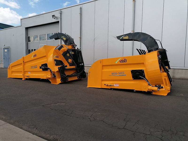 VDMJ WSB-140Z preiswerte Einstreumaschine mit Drehturm für Hoflader Radlader Rund- und Quaderballen