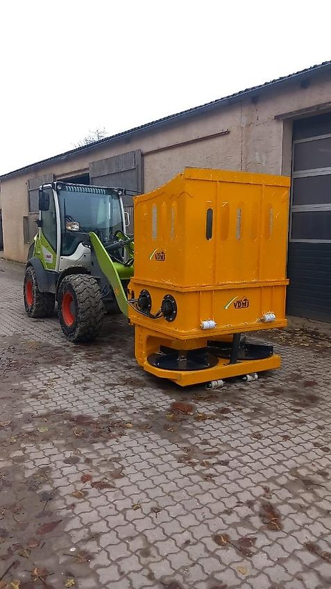 VDMJ Quaderballenverteiler Typ SV2R Einstreumaschine