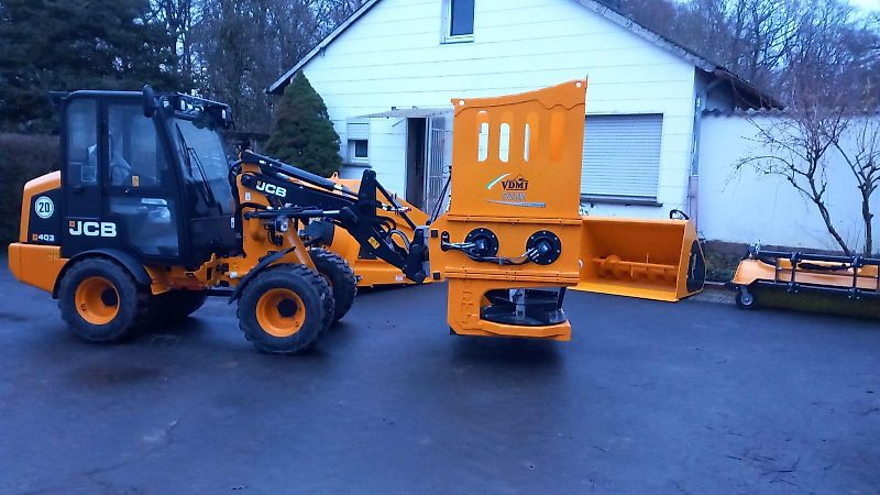 VDMJ Quaderballenverteiler Typ SV2R Einstreumaschine