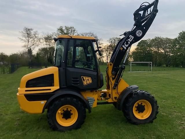 JCB 409