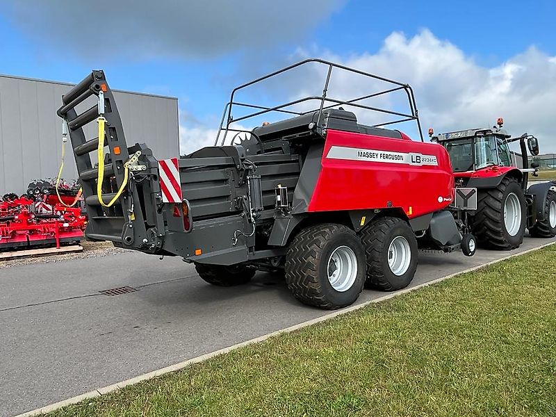 Massey Ferguson MF 2234 XDTC mit Schneidwerk "NEW"