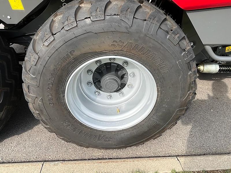 Massey Ferguson MF 2234 XDTC mit Schneidwerk "NEW"