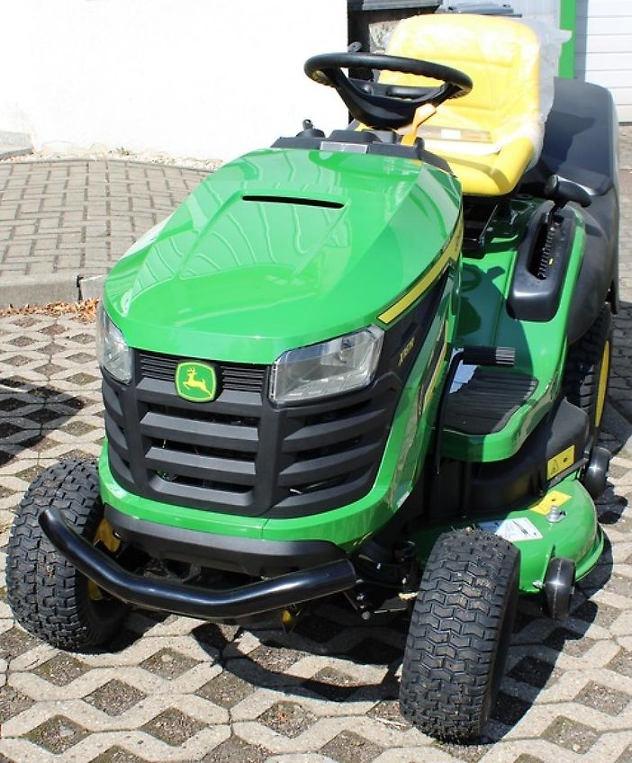 John Deere X167R