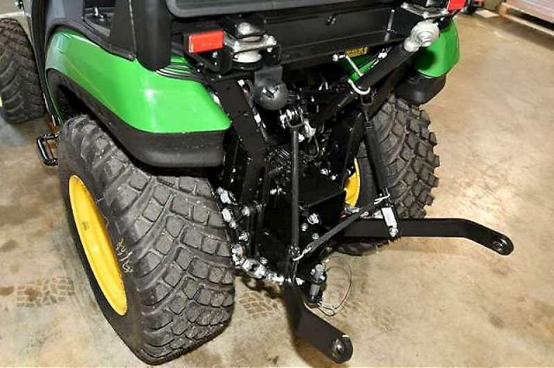 John Deere 2026R TRAKTOR