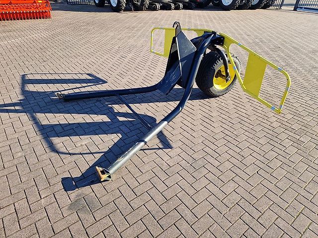 John Deere 300F transport wiel