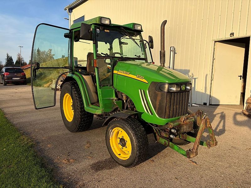 John Deere 3720
