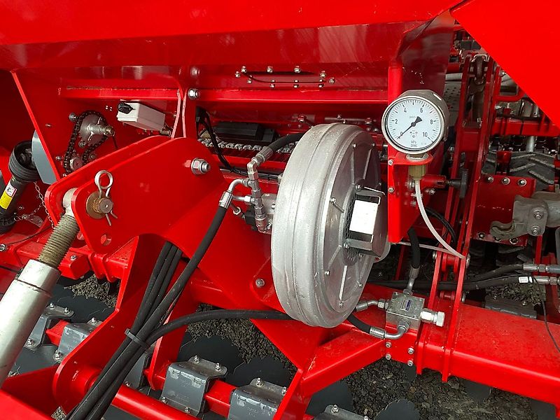 Unia FS 1500/3 Drive Drillmaschine mit Kurzscheibenegge