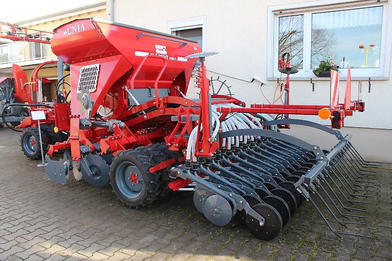 Unia FS 1500/3 Drive Drillmaschine mit Kurzscheibenegge