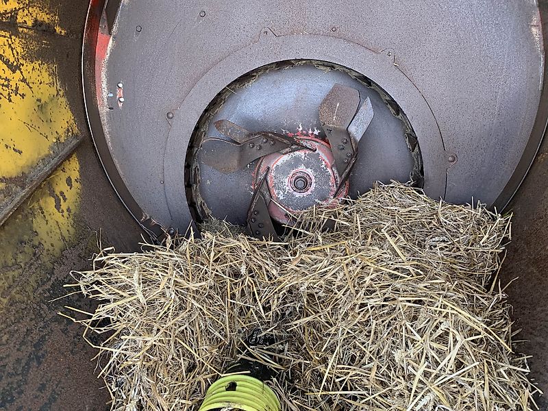 Teagle USED Teagle Tomahawk 404 Bale Feeder For Sale