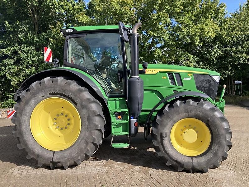 John Deere 6R195 TRAKTOR