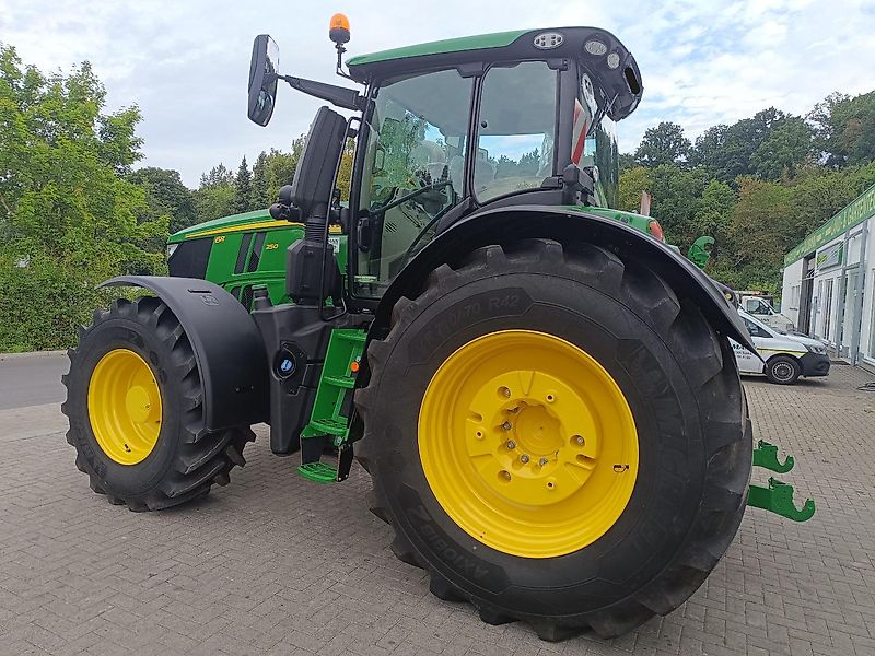 John Deere 6R 250