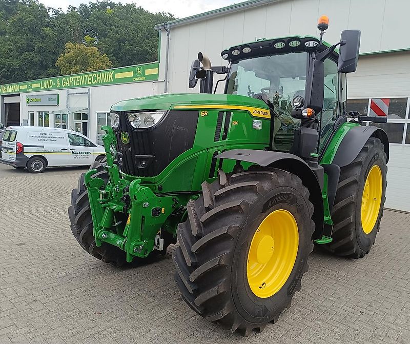 John Deere 6R 250