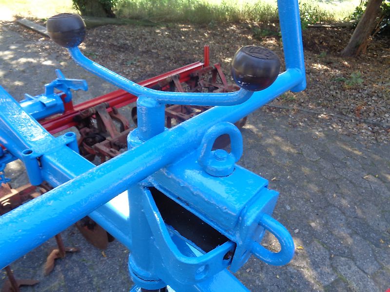 Rau Hackgerät 6 reihig mit Exaktsteuerung Hackschutzscheiben je Reihe 3 Hackschare alleArbeitswerkzeuge Stufenlos Verstellbar