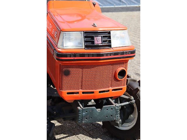 Kubota B1-16 Bulltra