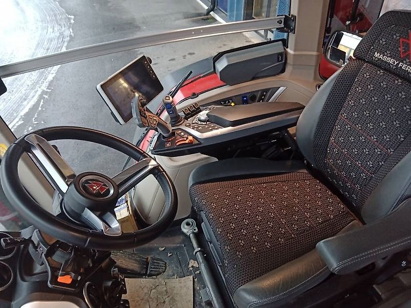 Massey Ferguson 8S.305 Dyna-VT EXCLUSIVE