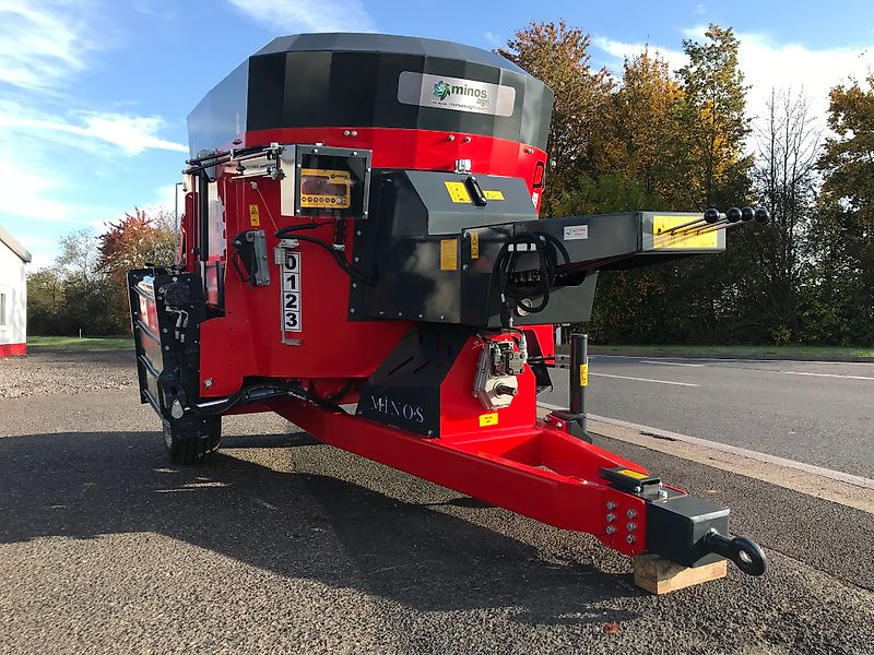 Minos Agri Futtermischwagen T-DYKM 4