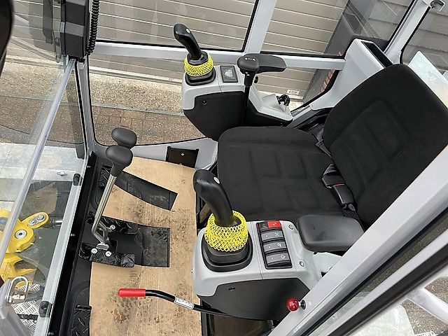 Neuson ET16 minigraver NIEUW + Vlemmix 2 asser €445 LEASE