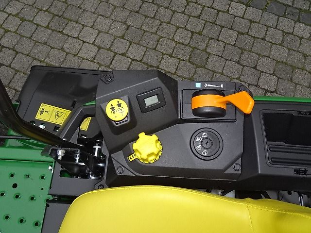 John Deere Z315E, Null-Wenderadius-Mäher, Z-Trak