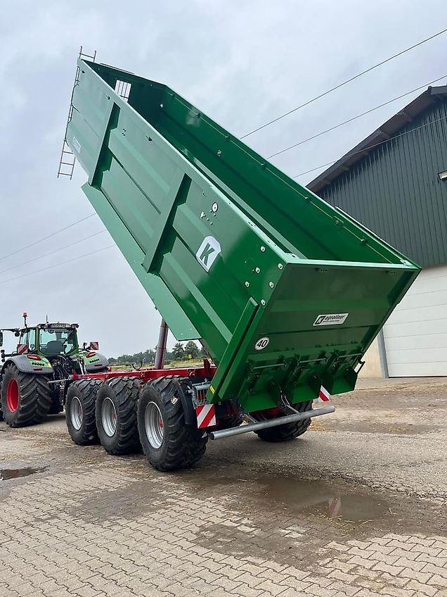 Kröger MUK402. Zentralachs-Muldenkippanhänger 31 Tonnen
