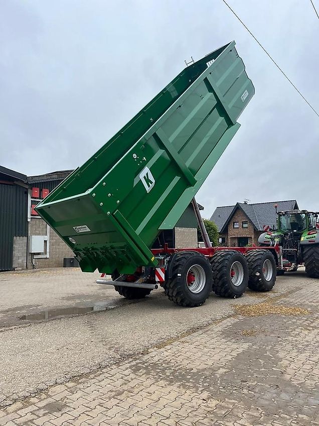 Kröger MUK402. Zentralachs-Muldenkippanhänger 31 Tonnen