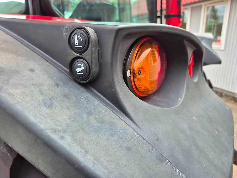 Massey Ferguson 4708 inkl MF FL 3615