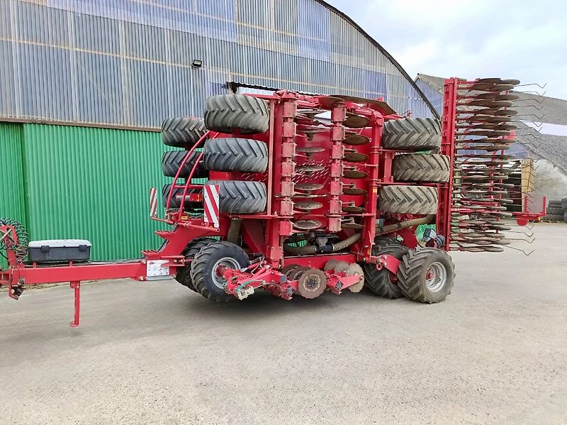 Kverneland Accord U-Drill 6000 Frontreifenpacker