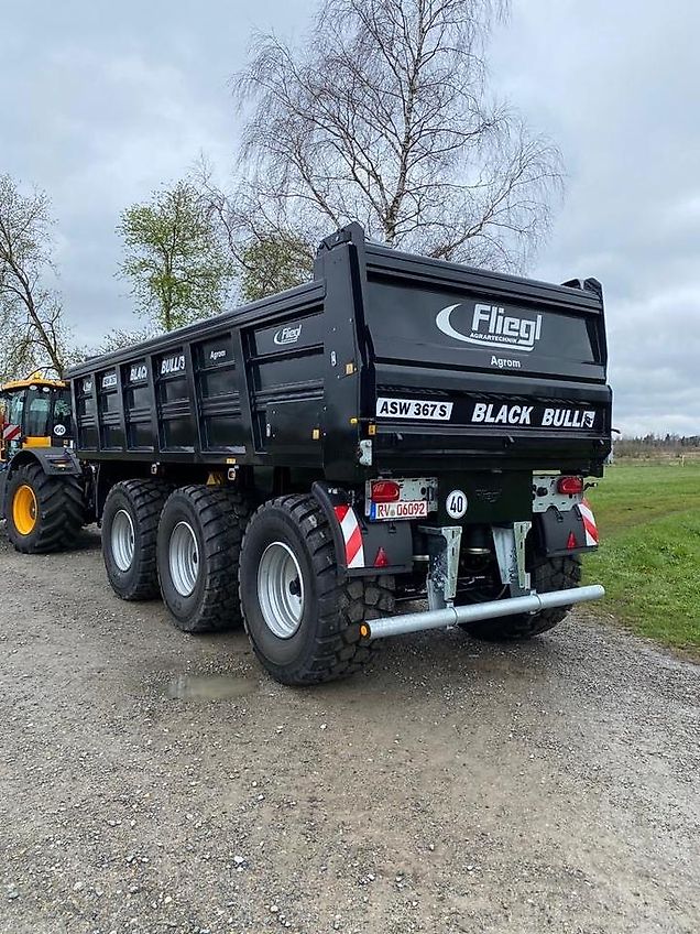 Fliegl ASW 367 Black Bull Baumulde Bauabschieber Erdmulde