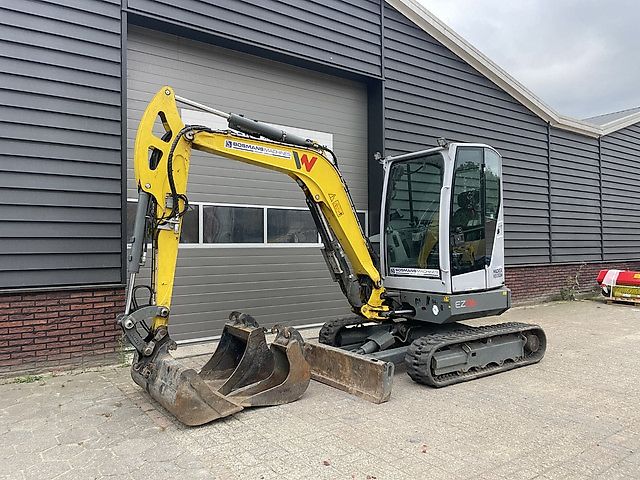 Neuson EZ36 minigraver / centrale smering