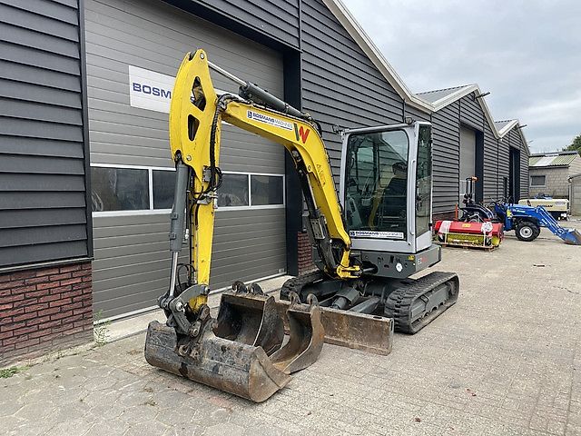 Neuson EZ36 minigraver / centrale smering