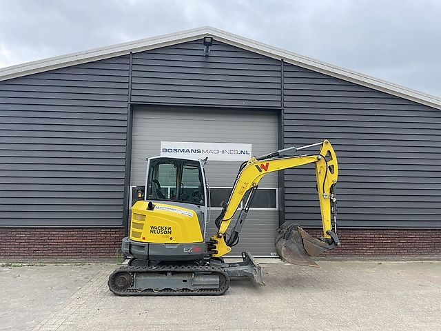 Neuson EZ36 minigraver / centrale smering