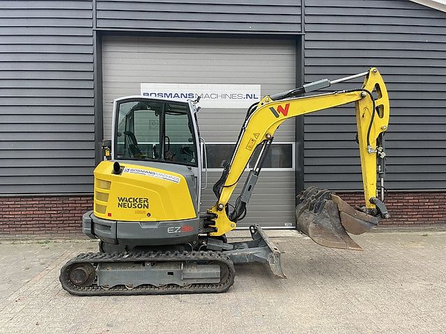 Neuson EZ36 minigraver / centrale smering