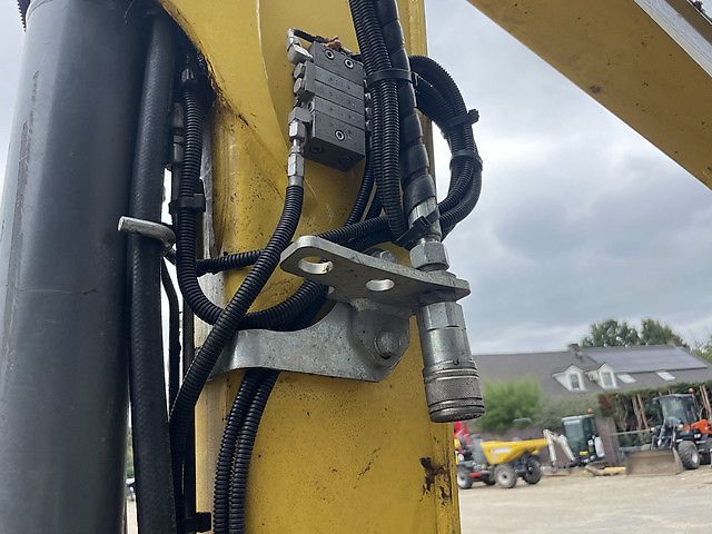 Neuson EZ36 minigraver / centrale smering