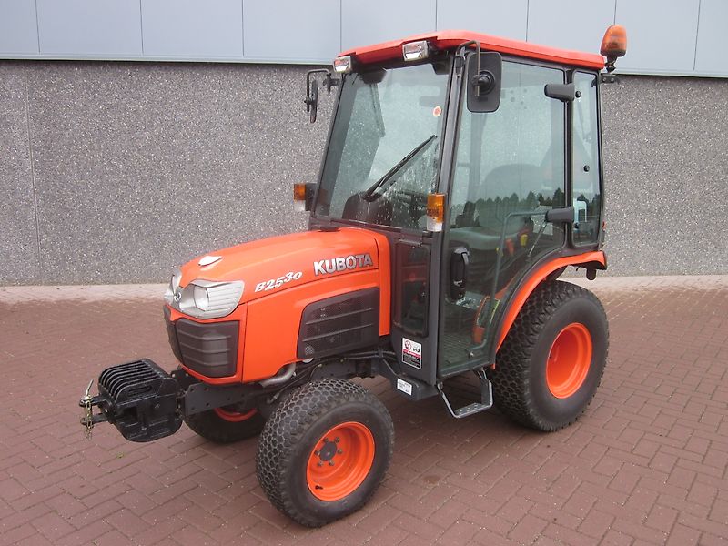 Kubota TRAKTOR COMPACT | B2530 | 2014 | 376 DRAAIUREN