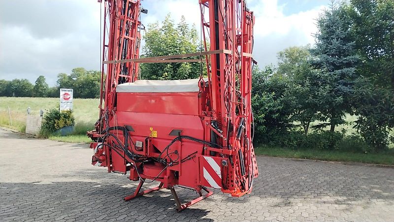 Kuhn Kuhn AERO 2024 Pneumatikstreuer Rauch Aero 2224 Pneumatikstreuer 24m Arbeitsbreite Quantron L Bedienterminal 16 Auslässe Abstand 150cm 4 Fach Teilbreitenschaltung gestängrklappung Hydraulisch