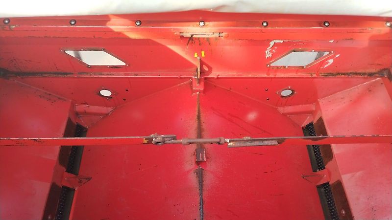 Kuhn Kuhn AERO 2024 Pneumatikstreuer Rauch Aero 2224 Pneumatikstreuer 24m Arbeitsbreite Quantron L Bedienterminal 16 Auslässe Abstand 150cm 4 Fach Teilbreitenschaltung gestängrklappung Hydraulisch