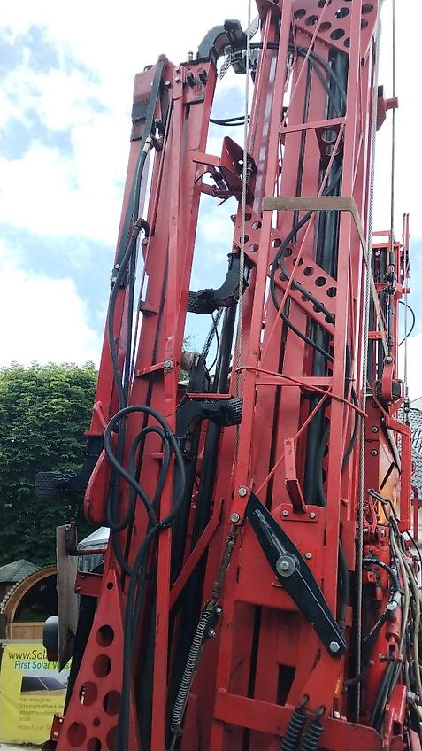 Kuhn Kuhn AERO 2024 Pneumatikstreuer Rauch Aero 2224 Pneumatikstreuer 24m Arbeitsbreite Quantron L Bedienterminal 16 Auslässe Abstand 150cm 4 Fach Teilbreitenschaltung gestängrklappung Hydraulisch