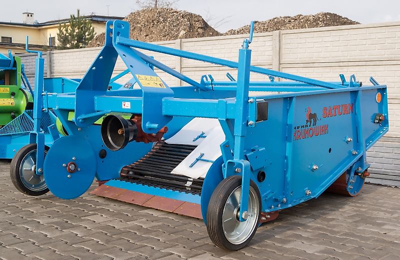 KRUKOWIAK Z -653 ; ; Arbeitsbreiten:1200mm; 1350mm; 1400mm; 1500mm; 1650mm ;1800mm; 2050mm; Verschiedene Aufnahmen! Vierkantrodewelle