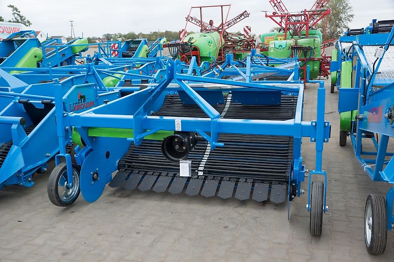 KRUKOWIAK Z -653 ; ; Arbeitsbreiten:1200mm; 1350mm; 1400mm; 1500mm; 1650mm ;1800mm; 2050mm; Verschiedene Aufnahmen! Vierkantrodewelle