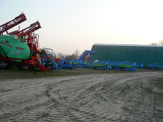 KRUKOWIAK Z -653 ; ; Arbeitsbreiten:1200mm; 1350mm; 1400mm; 1500mm; 1650mm ;1800mm; 2050mm; Verschiedene Aufnahmen! Vierkantrodewelle