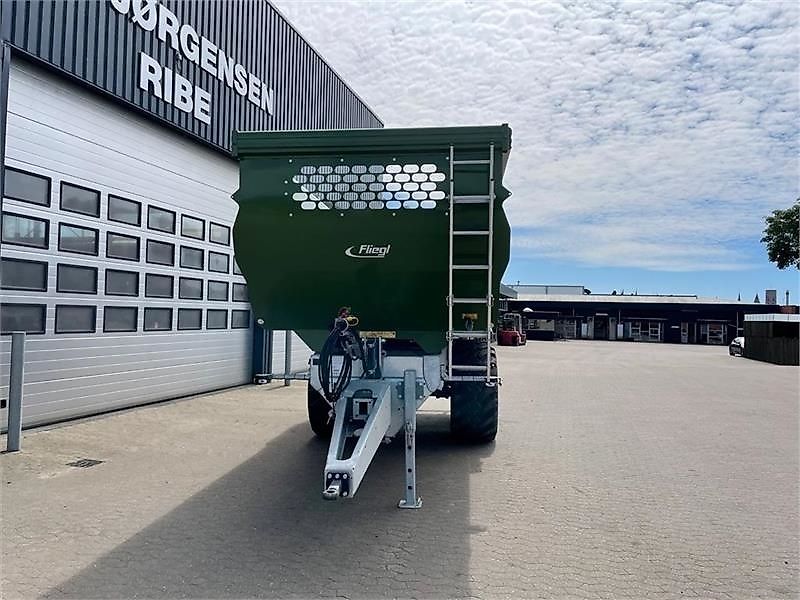 Fliegl TMK 264 FOX med 400 mm kornoverbygning.