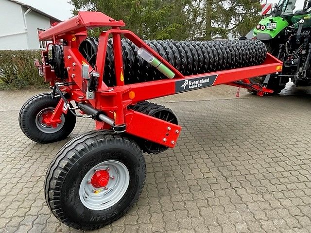 Kverneland Actiroll 830