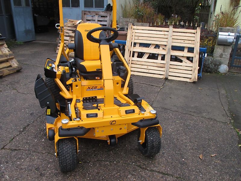 Cub Cadet XZ8 S137i Ultima Zero Turn Profi Nullwendekreismäher 137 cm Kohler Benzindirekteinspritzer