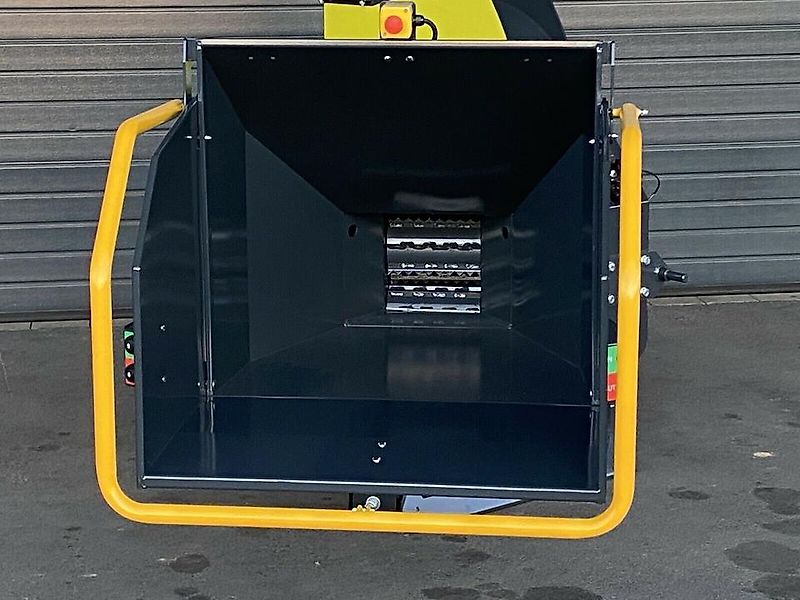 Junkkari Holzschredder Holzhäcksler Buschholzhacker Häcksler