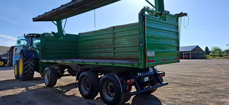 BLUMHARDT 3_Achser 3-Seitenkipper mit Aufbau V9 hydr.Bordwandöffnung Aufbau 1,60m hoch; hydraulische Seitenbordwand LINKS, rechts Mittelrunge, verstärkte Seitenwand, verstärkter Zylinder für größeren Öffnungswinkel