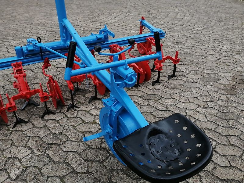 Rau Keine Schmotzer Hacke!! Vier Reihige Rau Hacke mit Kulturschutzscheiben &Exaktsteuerung in Manueler Ausführung